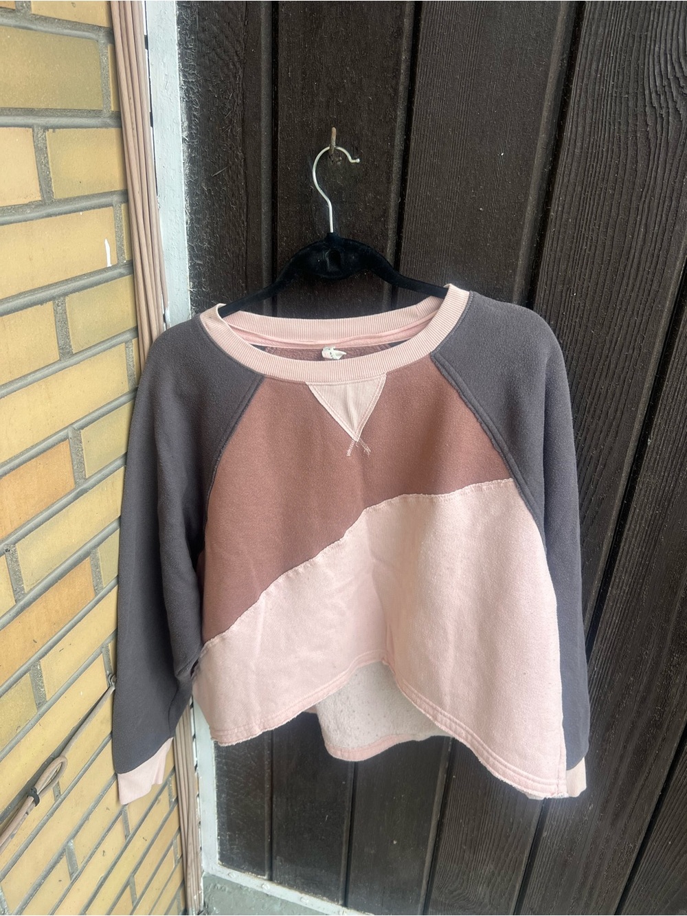Colorblock Raglan Sweatshirt in Pink, Mauve & Charcoal